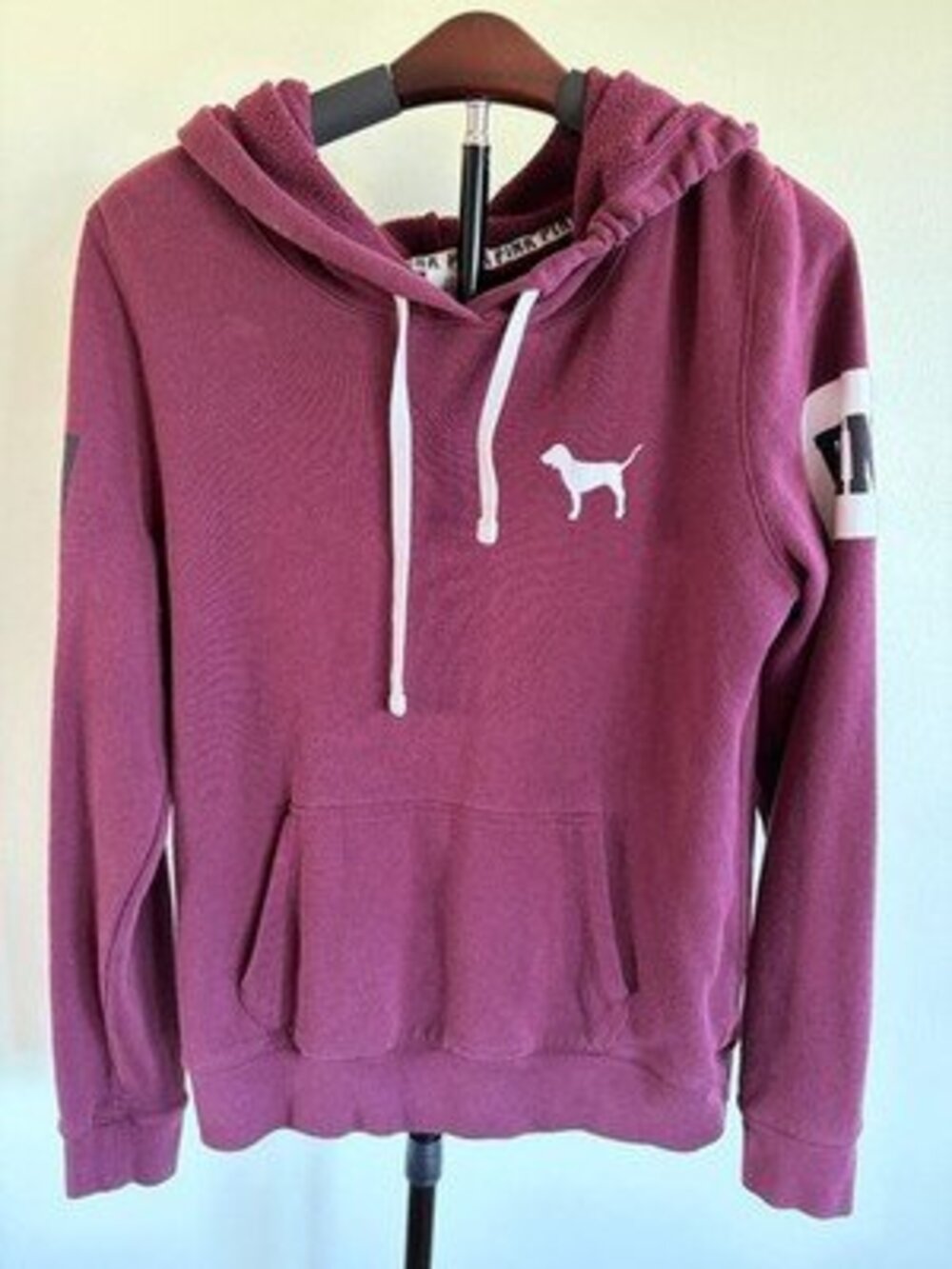 Victoria's Secret Pink Pullover Hoodie Womens Burgundy Dog Logo Graphic Size M